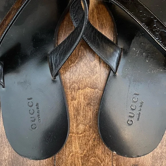 Gucci Black Flip-Flops with Gold Logo - Picture 4 of 7
